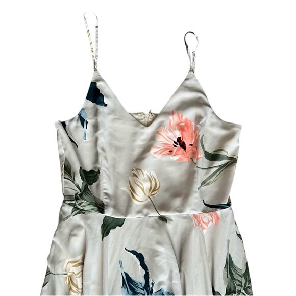 Yumi Kim Revolve Women’s Peace and Love Sage Floral Maxi Dress in Westview Moon - Picture 3 of 13